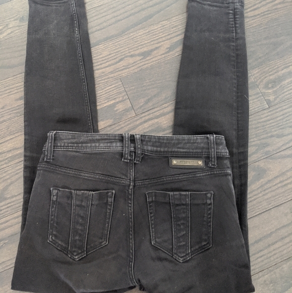 Burberry Brit 'The Kensington' Jean - Picture 10 of 11